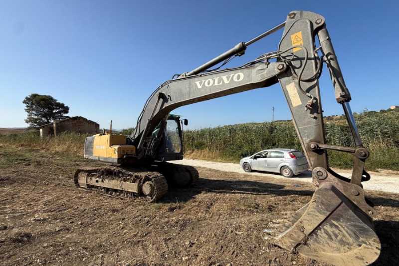 OmecoHub - Immagine VOLVO EC235CNL